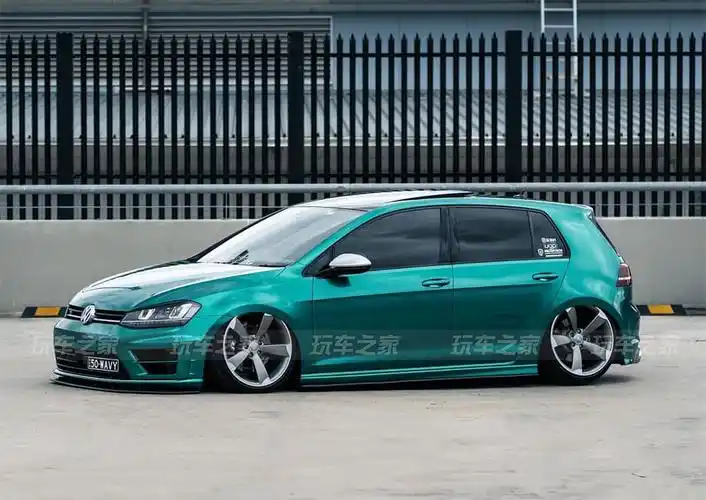 高尔夫r玩姿态改装有质感的翡翠绿车身改色