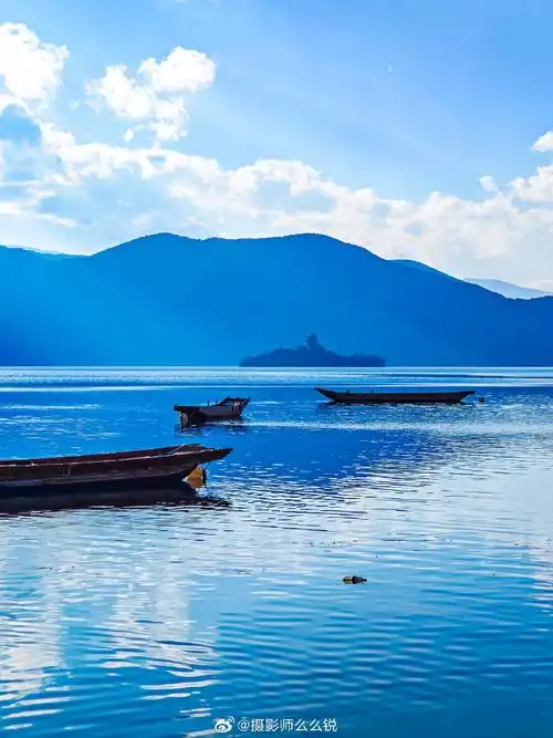手机拍照都大模型了#新年旅行,爱上了泸沽湖这一抹蓝!