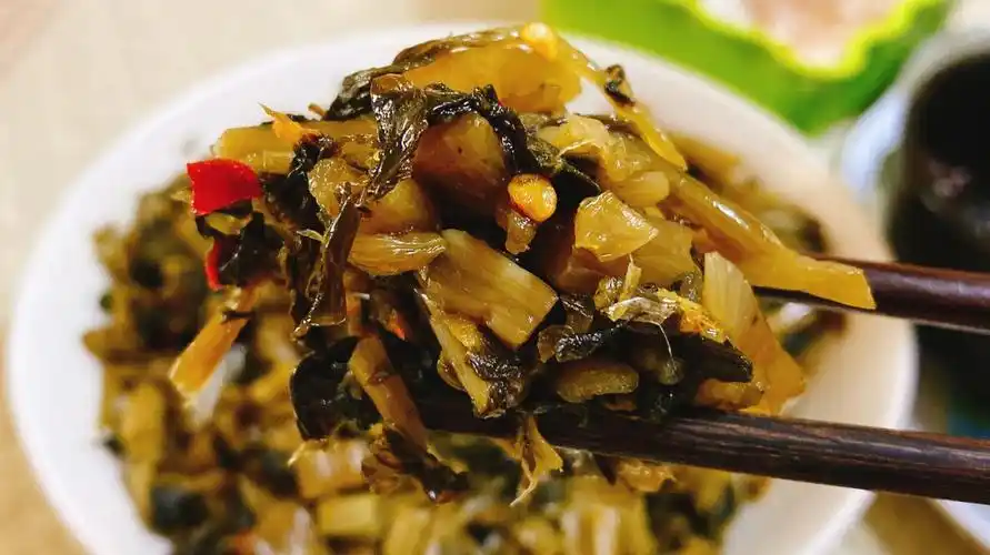 一盘正正经经超级滂臭的臭咸菜