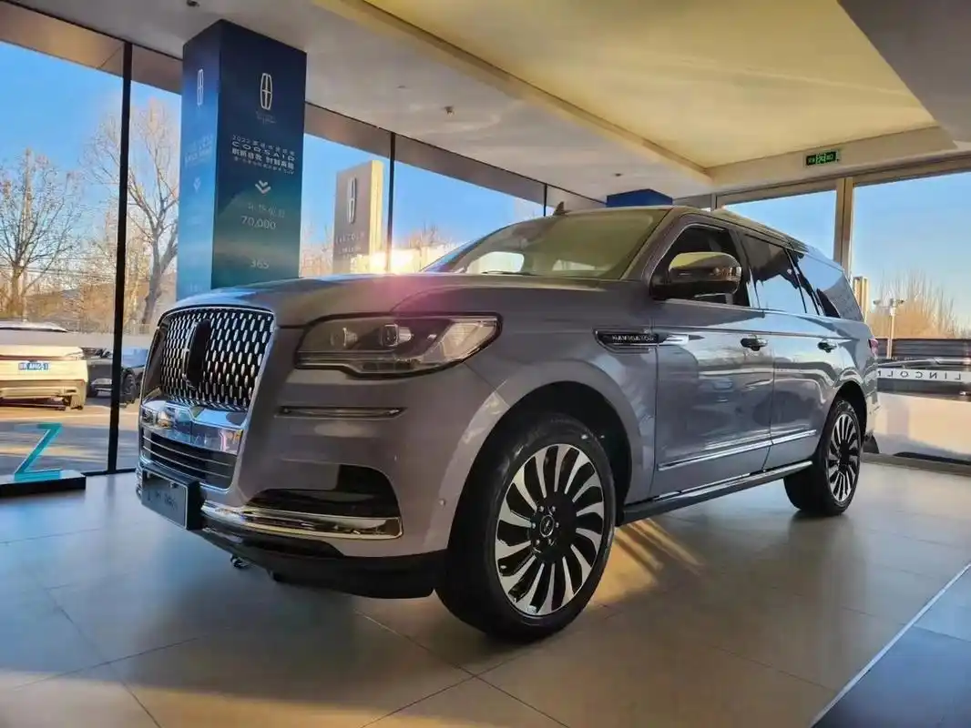 总统座驾 林肯作为美国总统座驾,经常能在各种美国大片里看见它的身影