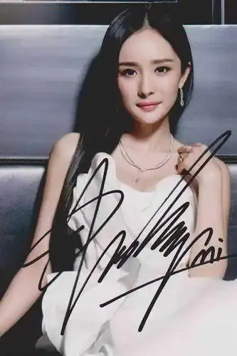 明星们的签名柳岩李晨辨识度高而他的签名却被网友吐槽