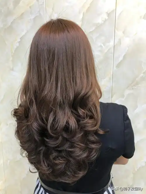 小锯齿刘海饱满后脑勺长卷发,每种都很美