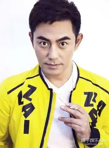 还记得香妃情人蒙丹? 当了29年无名配角, 今演夜华父君一夜爆红