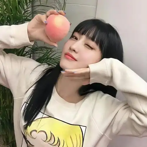 平井桃 头像 /图源见logo 676767侵删