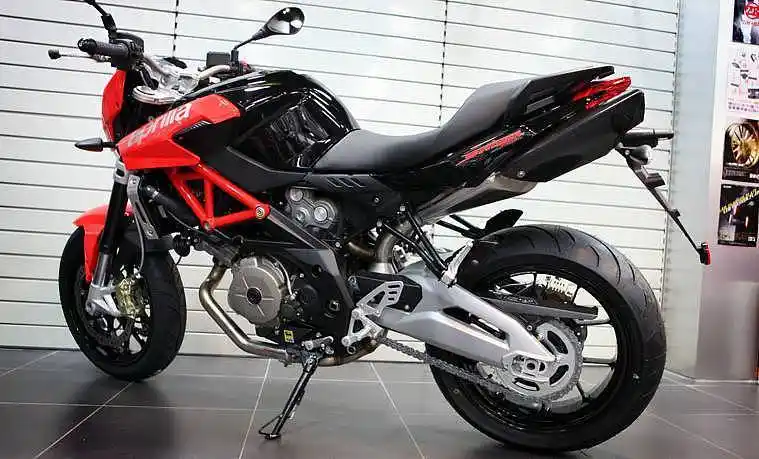 龙6见了也得叫爸爸阿普利亚shiver750