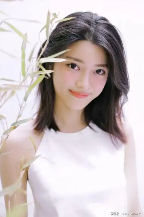 长相成熟,大气脸的女生,夏日清纯唯美写真|脸型|美女_网易订阅