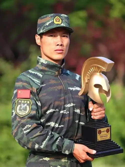 咱当兵的人就是这么帅郓城武警周长帅荣膺中国武警十大忠诚卫士