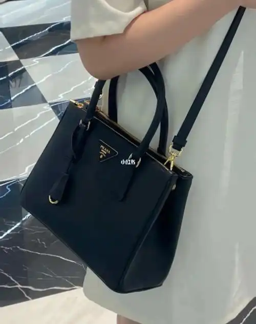 prada杀手包万年经典款