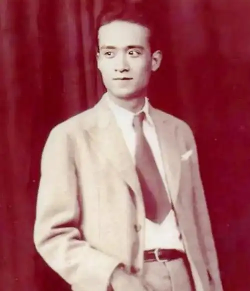 下来,鉴于田方的外在形象还不错,他所在的电影公司决定让他出镜当演员