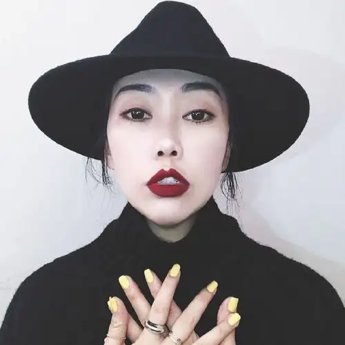 爱街拍,爱混搭~个性演绎欧美风~ ins:lazycat_fashionshow 微信:color