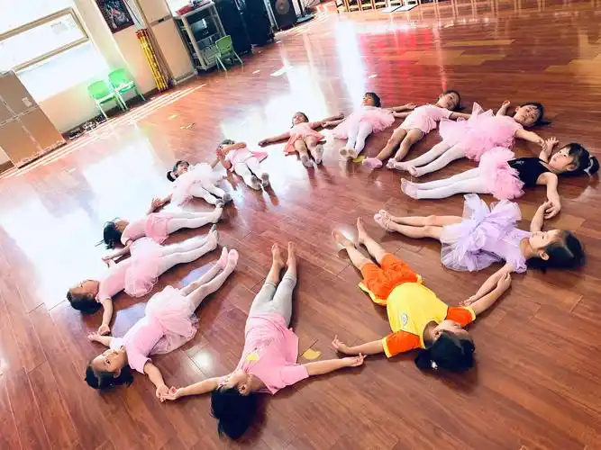 明雅幼儿园舞蹈班结课啦!