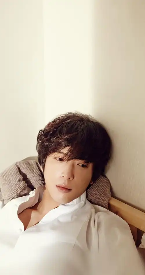 壁纸韩国明星cnblue郑容和