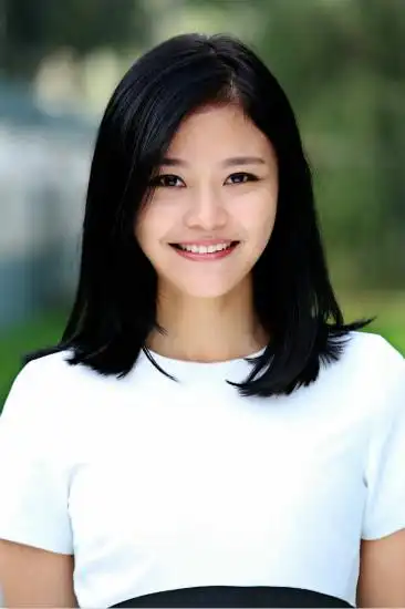 岳以恩《女兵突击》杀青 演绎军旅剧"万人迷"