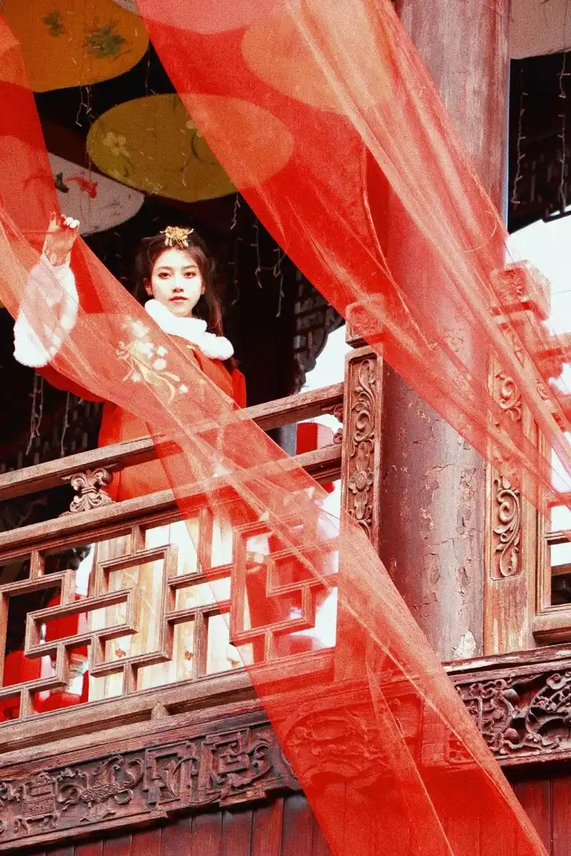 汉服写真 #国风 #十里红妆 #汉服摄影 #汉服 #古风  - 抖音