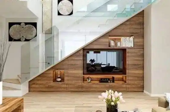等我有钱买了复式楼梯下也做成电视墙悬空30公分越看越时尚