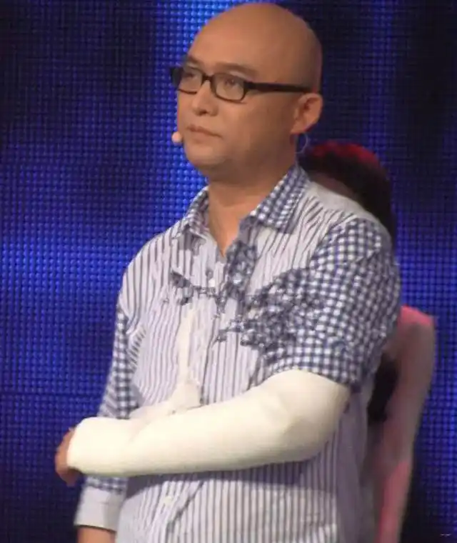 综艺节目受伤的明星,乐嘉"蛋碎",孟非骨折,还有人当场死亡!