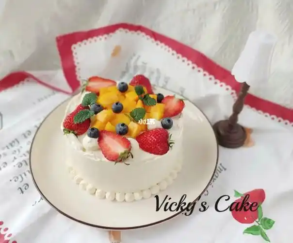 今日功课6寸水果奶油蛋糕