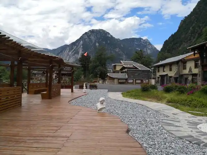 世外桃源色龙村