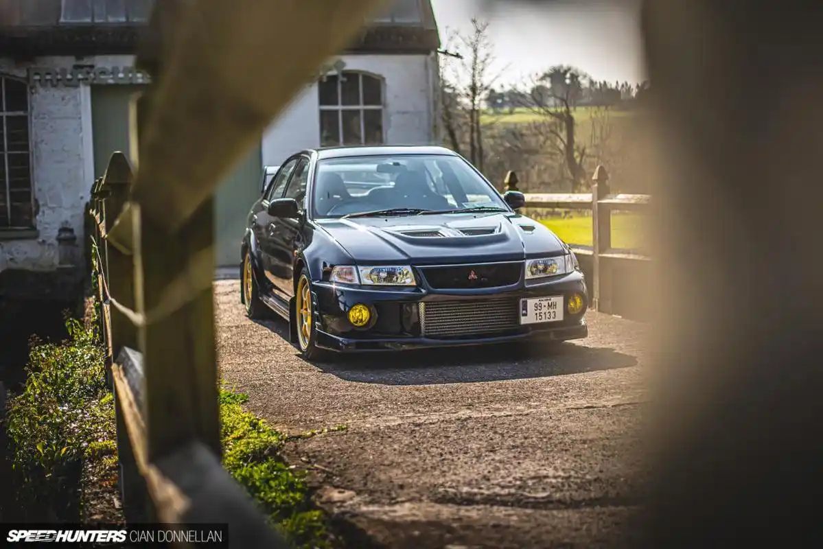 同时拥有三菱两款evo,拉力越野都没难度!