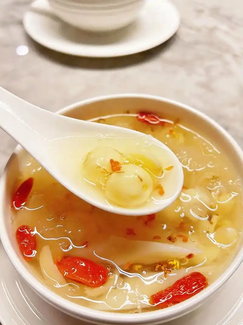 哇哦,快瞧这银耳莲子百合羹呢!它有着滋阴润燥,宁心安神和 - 抖音