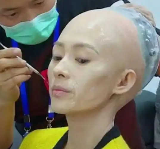 张雪迎大头症章子怡丑哭杨幂光头有心机她剃光头令人感动