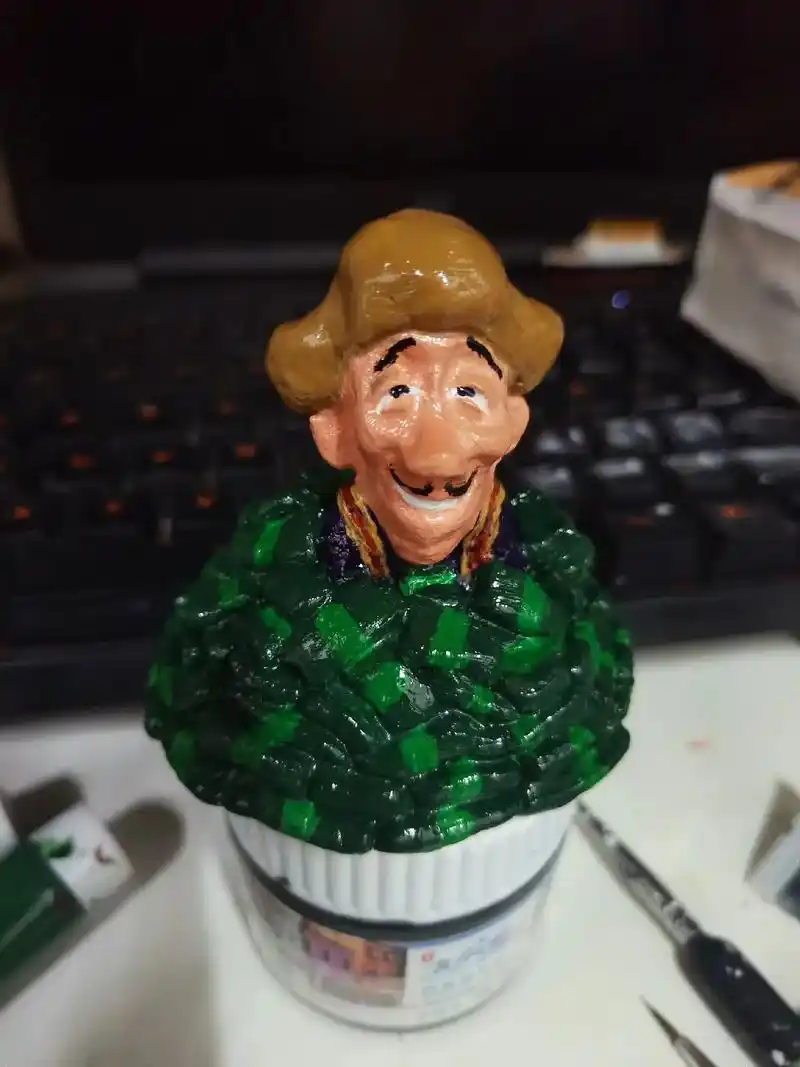 把强哥给捏坏了#手工diy #石塑粘土 #手办 #光头强表情 - 抖音