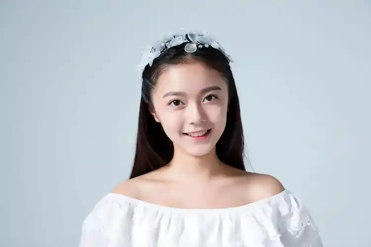 原创运气最好女童星主演流浪地球大火被张嘉译赏识演爆款剧