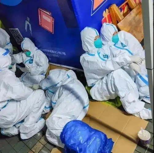 先锋印记·难忘瞬间|抗疫一线的最美色彩