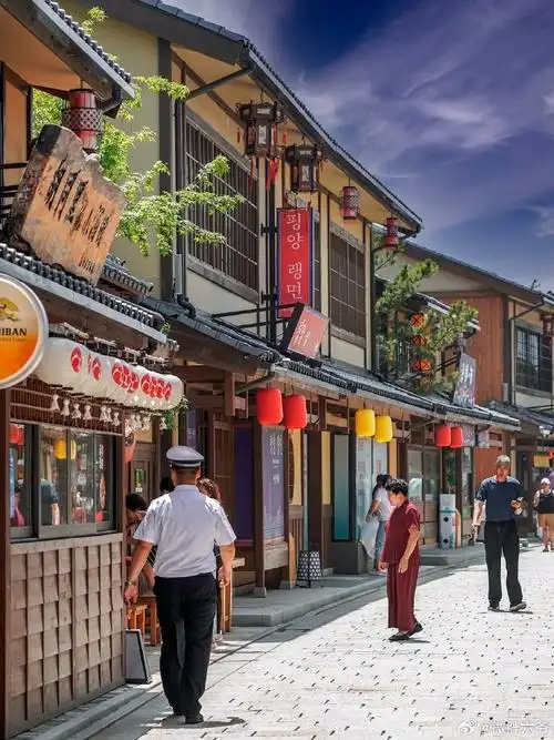 记录旅行##带上微博去旅行#7815休闲式一条商街在很多城市都有