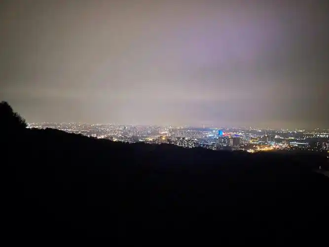 龙泉山夜景