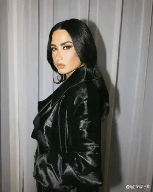 美国明星黛米洛瓦托坚强不屈的音乐救赎之路