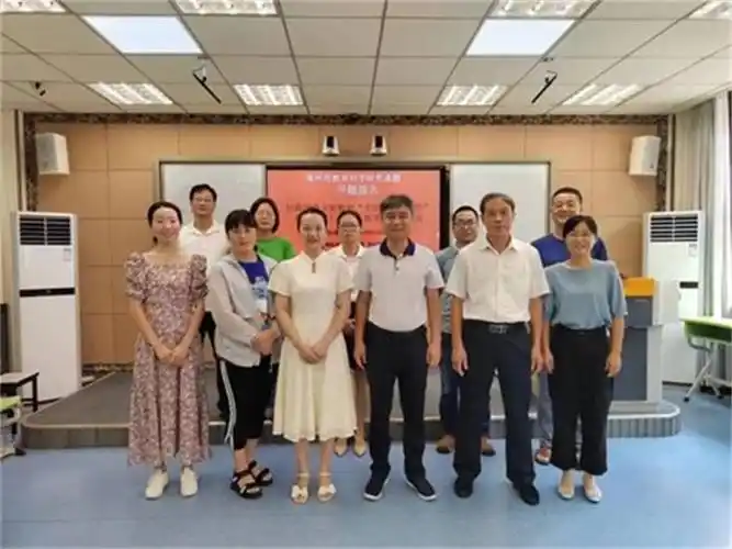 亳州三中推进课题集中开题提升教学研究质量