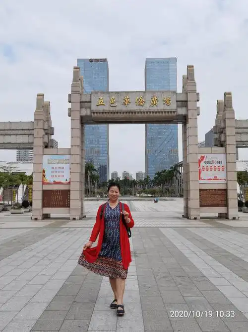 江门五邑华侨广场,明星广场,江滨公园和体育馆游记(2020-10-19下午)