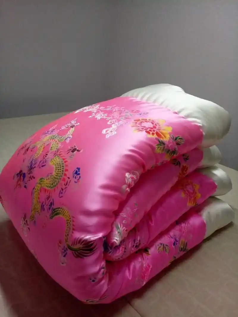 手工制作的工艺品棉被 真丝软缎棉被,八十年代真丝彩缎棉被