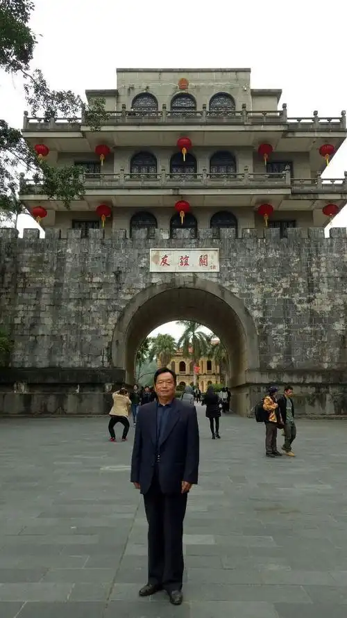 友谊关的对面越南同登谅山一日游