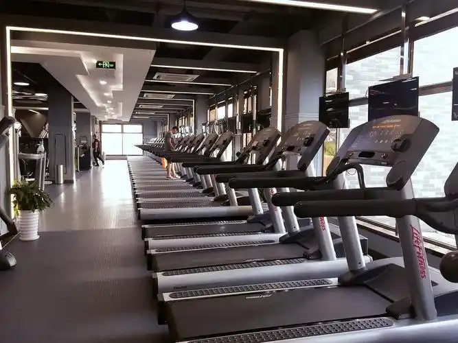 由于本人将在月中离开广州,猎德花园金吉鸟健身房两张年卡低价抛售,只