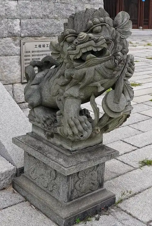 梆鼓楼门前石雕狮子