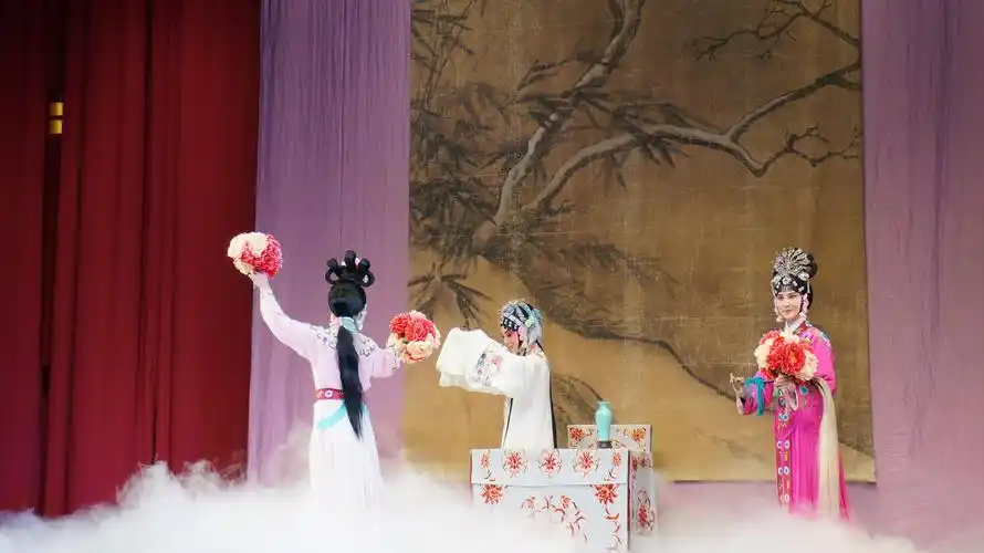 昆曲《牡丹亭》:一亭一梦世间情 一曲春华万物荣