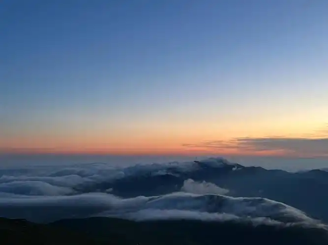 五台山东台日出