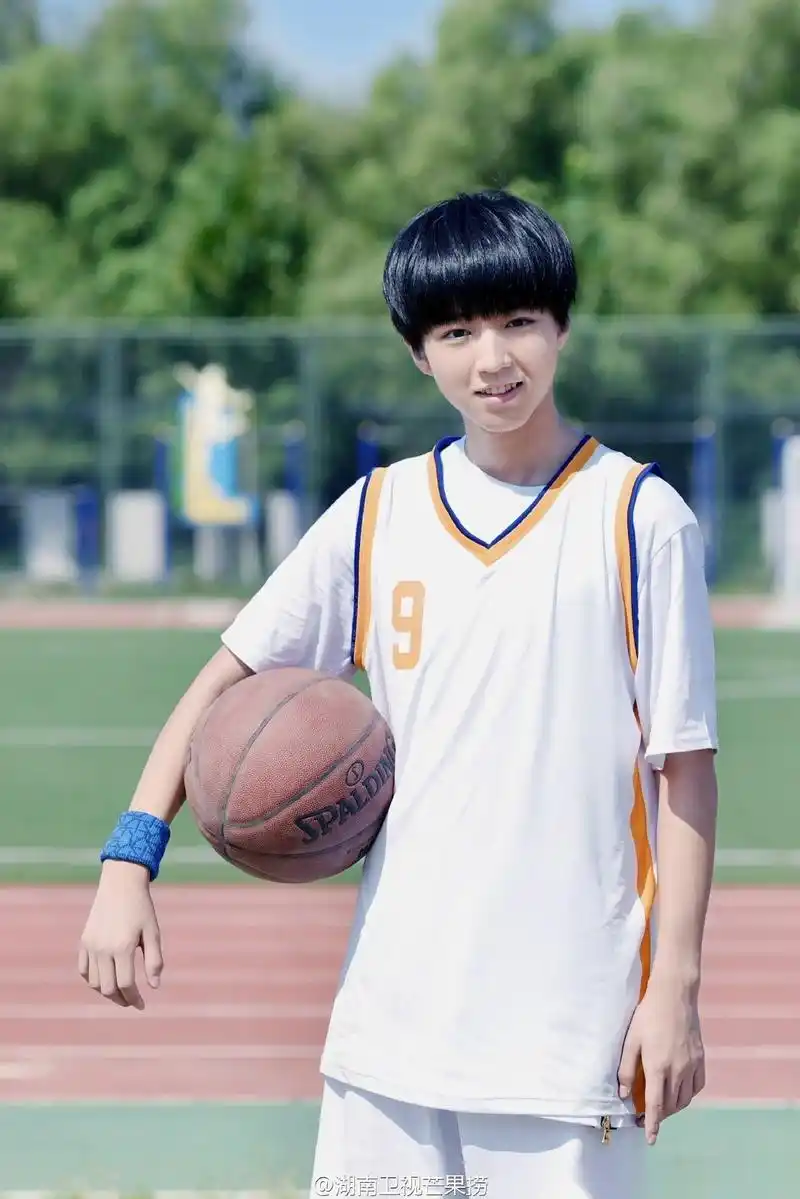 想看王俊凯打篮球的样子,只有这些没看过呢