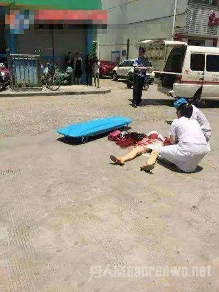 当街砍死妹妹据台湾媒体报道,案件当事人是54岁林姓男子.