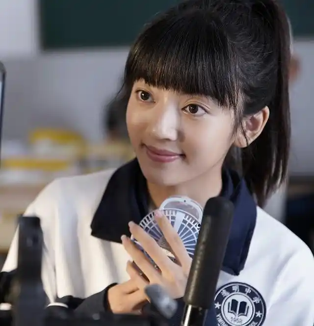 以家人之名:唐灿逆袭,追求者是个富二代,颜值比凌霄贺子秋都高_腾讯网