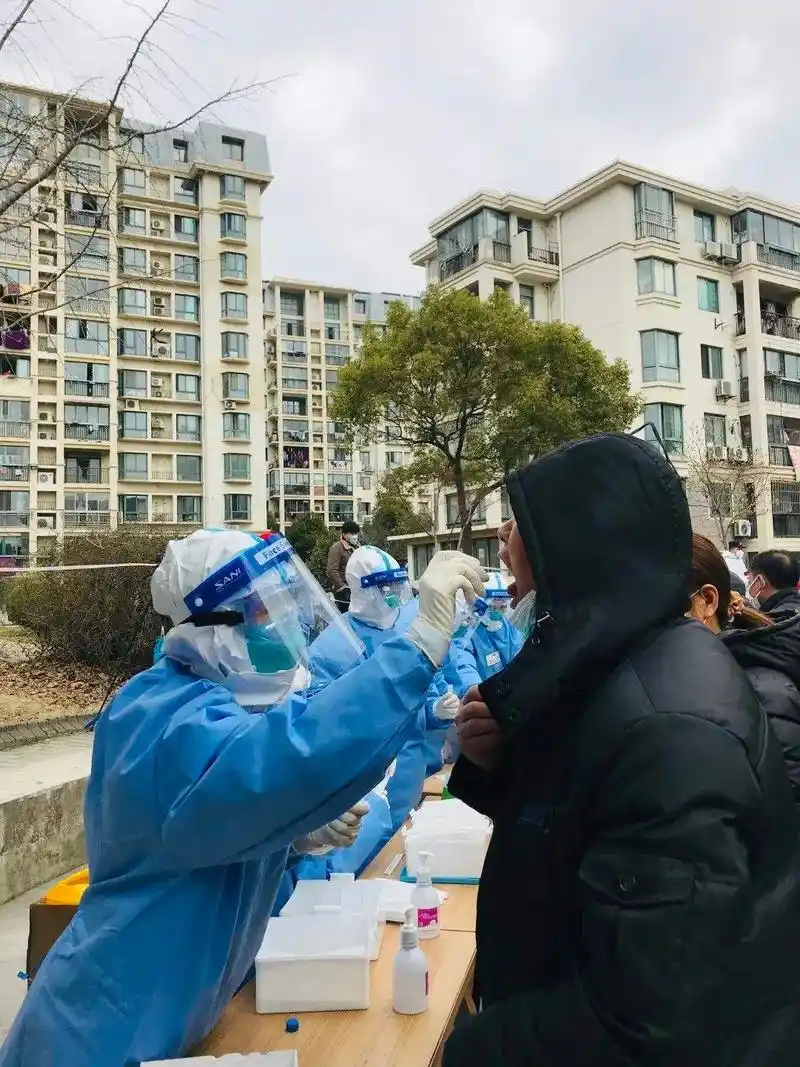 北京丰台区进行第二轮全员核酸检测(图片来自于网络)直击心灵的 - 抖