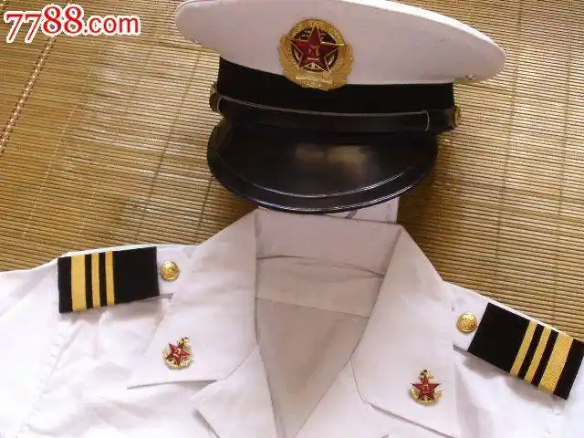87海军士兵大檐帽和夏短袖衬衣