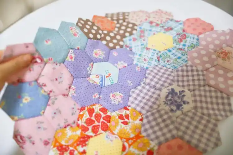 发进度啦～前后拼接完成,今天开始压线#祖母花园拼布