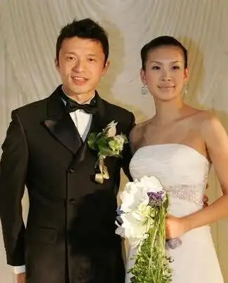 盘点体坛闪离夫妻:足坛层出不穷 周苏红夫妇让人动容