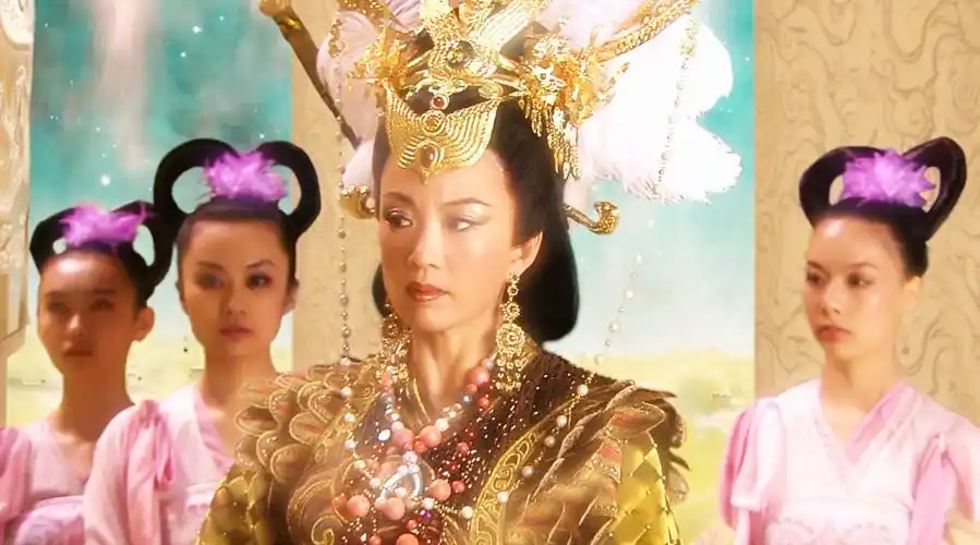 西游记中,王母娘娘手中有大量的修仙资源,比如蟠桃,灵芝等