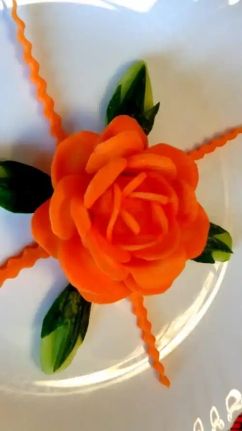 胡萝卜雕刻的玫瑰花,简单易学