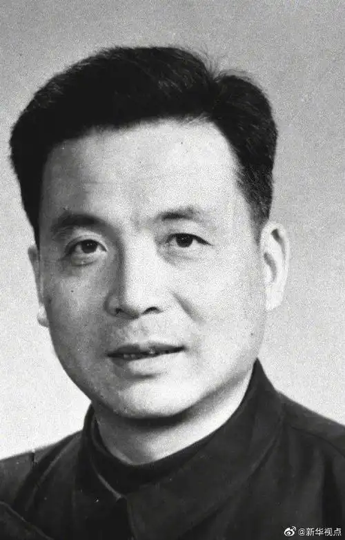 心有大我,至诚报国,致敬"两弹一星"元勋邓稼先!