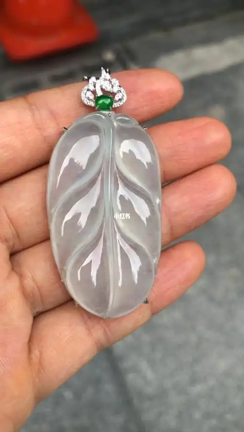 适合送给女生的礼物  #18k金镶嵌翡翠  #冰种翡翠  #翡翠叶子 #翡翠